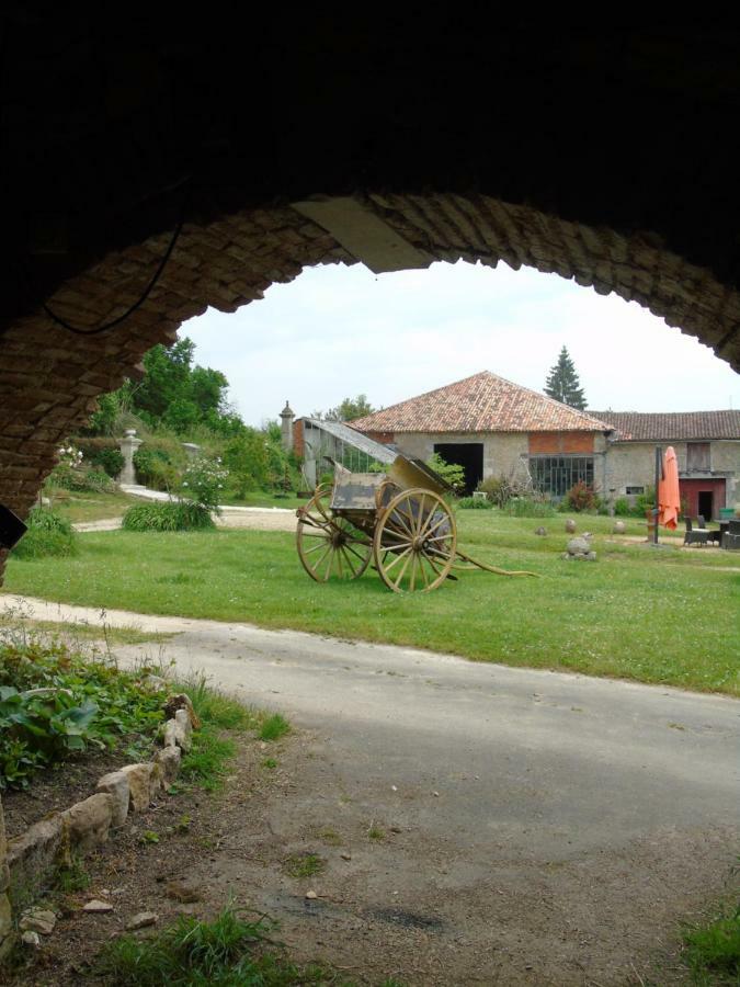 Eco Logis De Chantegrolle Champagne-Mouton Dış mekan fotoğraf